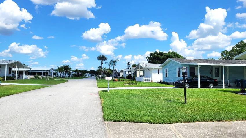 519 Tahiti Drive a Lake Wales, FL Mobile or Manufactured Home for Sale